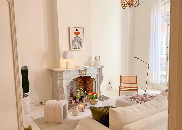 Mansion Rl With Unique Decoration